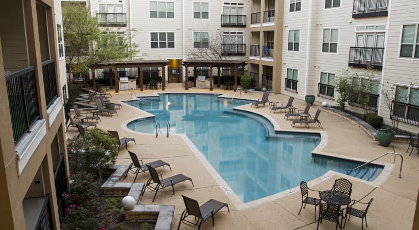 district soco austin apartment